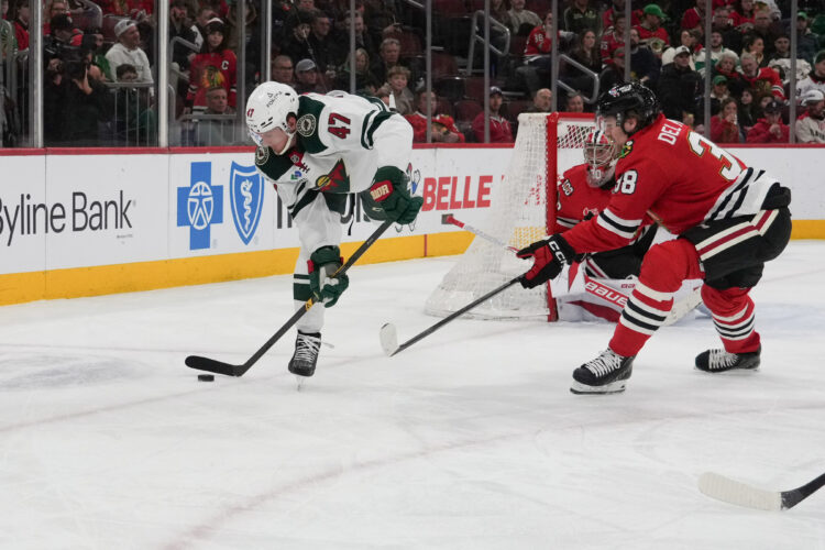 Zuccarello scores in OT, Wild beat Blackhawks